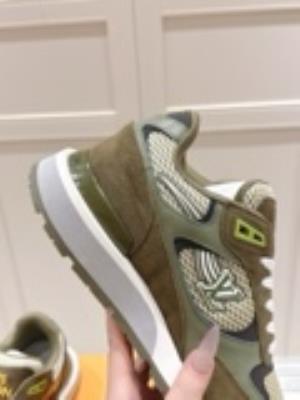 wholesale quality men's louis vuitton run way sneakers model no. 812